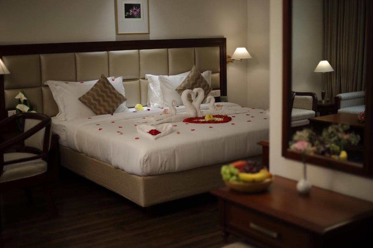 Hotel Issacs Residency à Munnar Extérieur photo