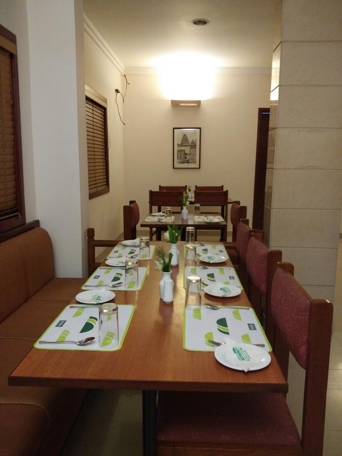 Hotel Issacs Residency à Munnar Extérieur photo